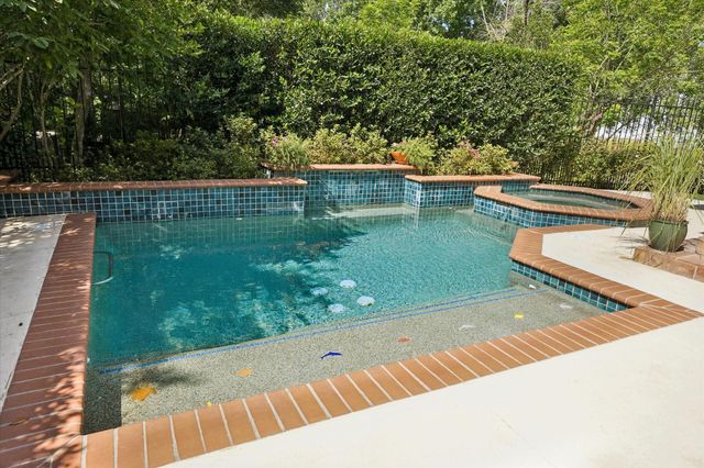 1106 Bayou Island Drive, Houston, TX 77024