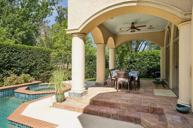 1106 Bayou Island Drive, Houston, TX 77024