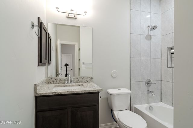 985 Barbara Avenue, Socorro, TX 79927