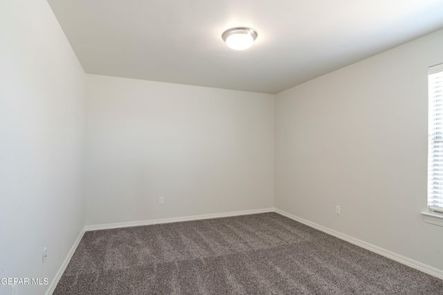 985 Barbara Avenue, Socorro, TX 79927
