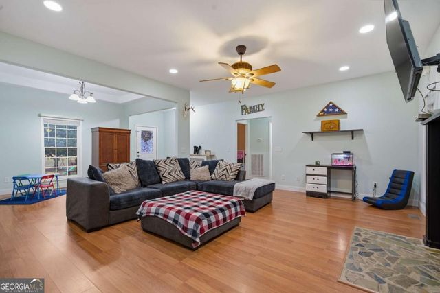 323 Lloyd Way, Resaca, GA 30735