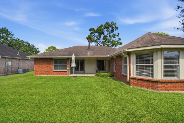 707 Laurel Grove Lane, Pearland, TX 77584
