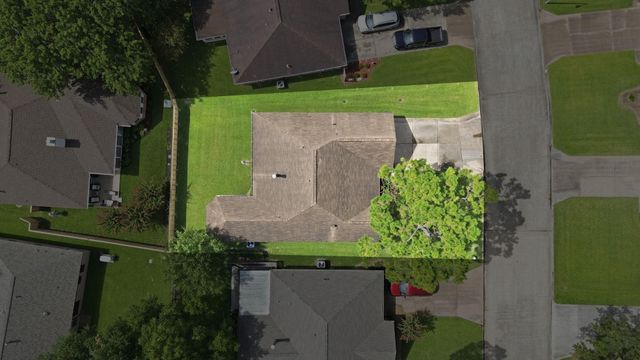 707 Laurel Grove Lane, Pearland, TX 77584