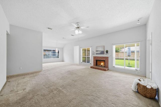707 Laurel Grove Lane, Pearland, TX 77584