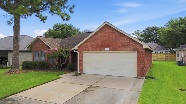 707 Laurel Grove Lane, Pearland, TX 77584