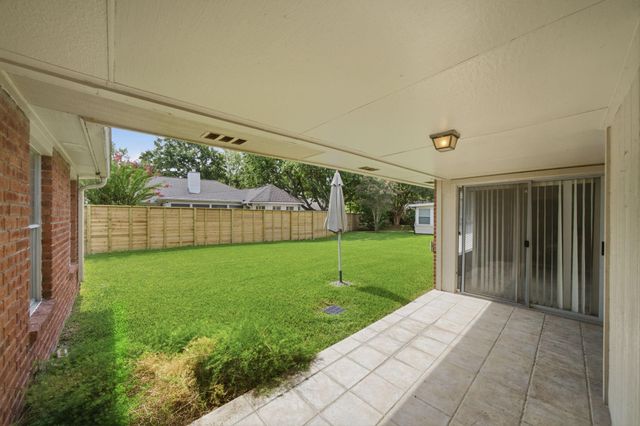 707 Laurel Grove Lane, Pearland, TX 77584