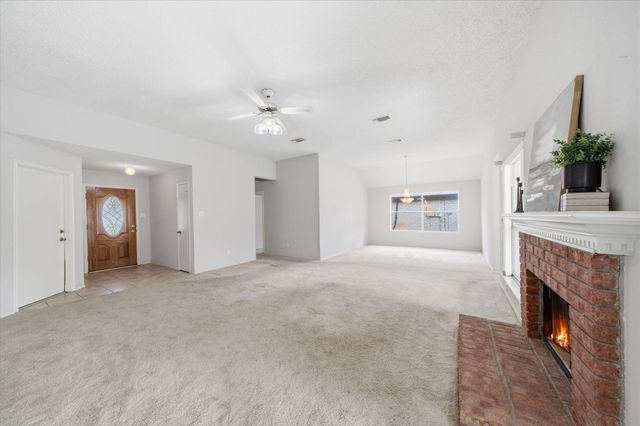 707 Laurel Grove Lane, Pearland, TX 77584