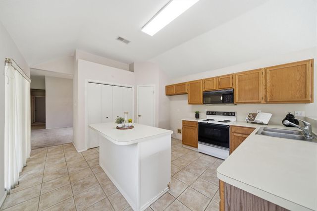 707 Laurel Grove Lane, Pearland, TX 77584
