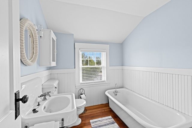 14 Maypole Rd, Quincy, MA 02169