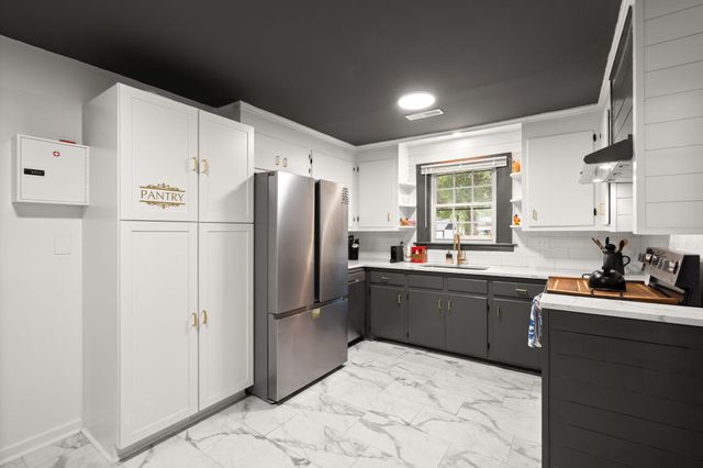 2632 Ridgewood Avenue, Charleston, SC 29414