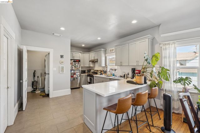 5401 Genoa, Oakland, CA 94611