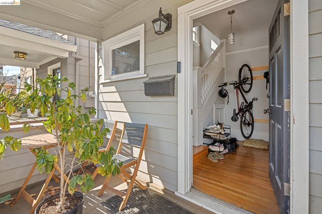 5401 Genoa, Oakland, CA 94611