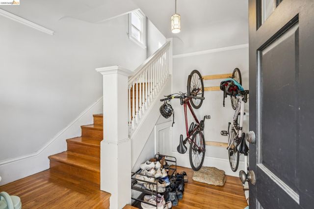 5401 Genoa, Oakland, CA 94611