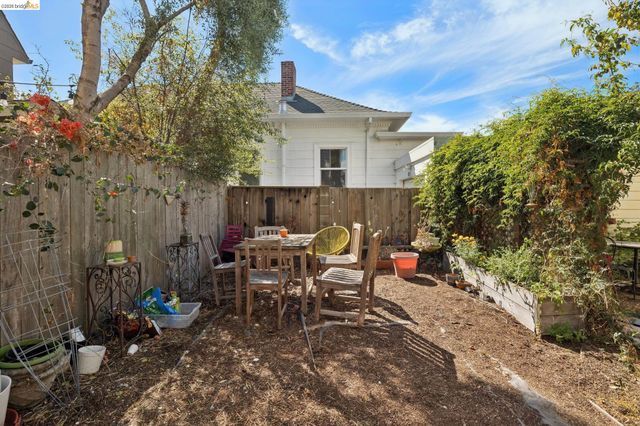 5401 Genoa, Oakland, CA 94611
