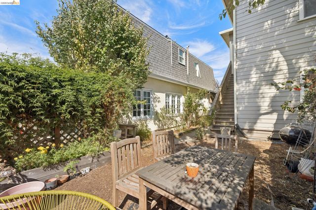 5401 Genoa, Oakland, CA 94611