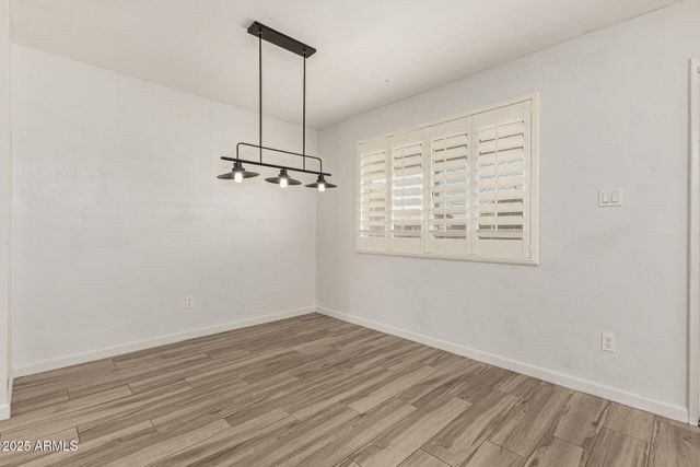 2808 W LAWRENCE Road, Phoenix, AZ 85017