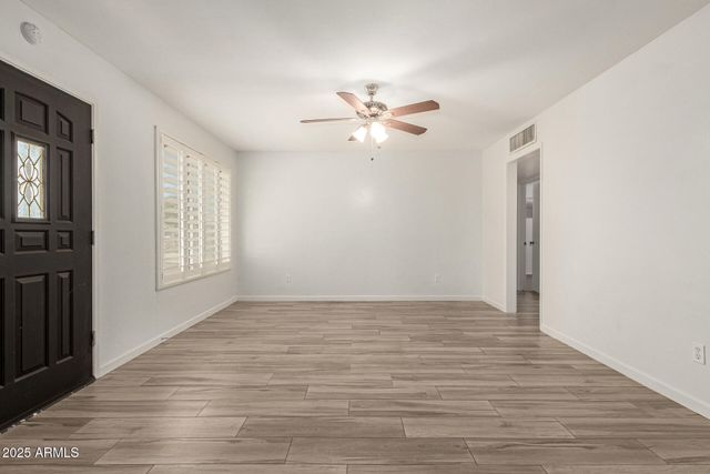 2808 W LAWRENCE Road, Phoenix, AZ 85017