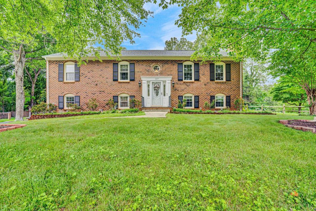 107 Woodberry Lane, Lynchburg, VA 24502