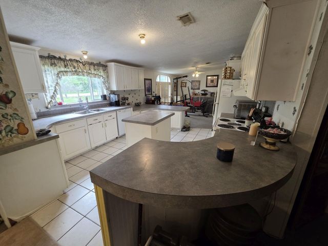 18902 Mckay Road, Alvin, TX 77511