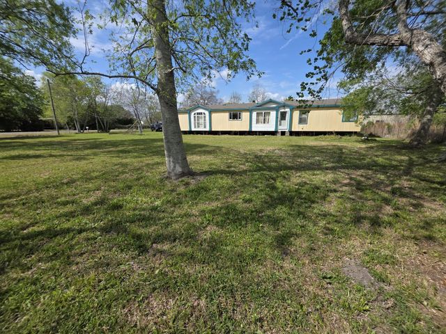 18902 Mckay Road, Alvin, TX 77511