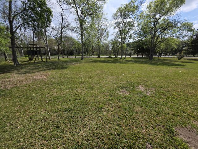 18902 Mckay Road, Alvin, TX 77511