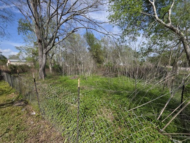 18902 Mckay Road, Alvin, TX 77511