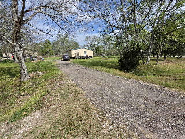 18902 Mckay Road, Alvin, TX 77511