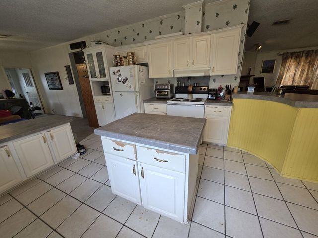 18902 Mckay Road, Alvin, TX 77511