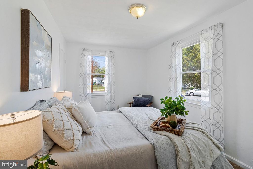 Image 10 of property listing at 2801 KIRTLAND AVE, District Heights, MD 20747