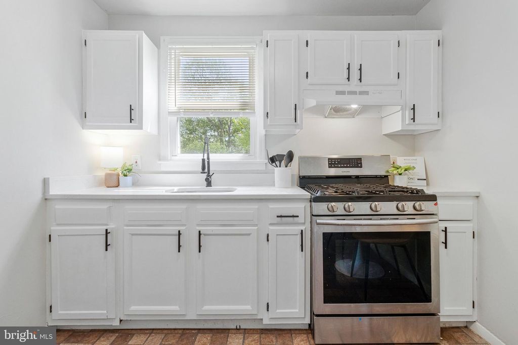 Image 18 of property listing at 2801 KIRTLAND AVE, District Heights, MD 20747