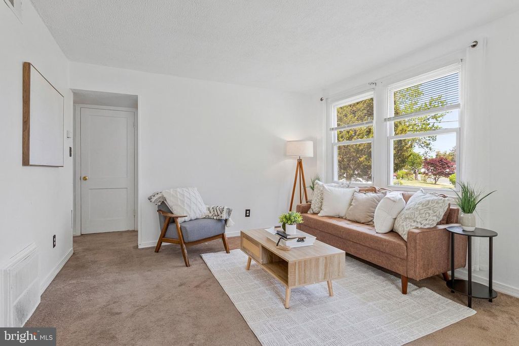 Image 2 of property listing at 2801 KIRTLAND AVE, District Heights, MD 20747