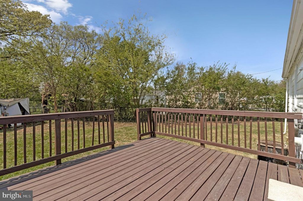 Image 20 of property listing at 2801 KIRTLAND AVE, District Heights, MD 20747