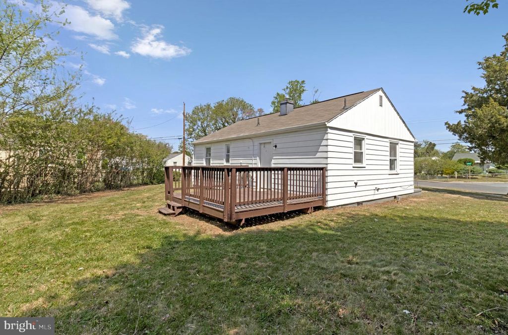 Image 21 of property listing at 2801 KIRTLAND AVE, District Heights, MD 20747