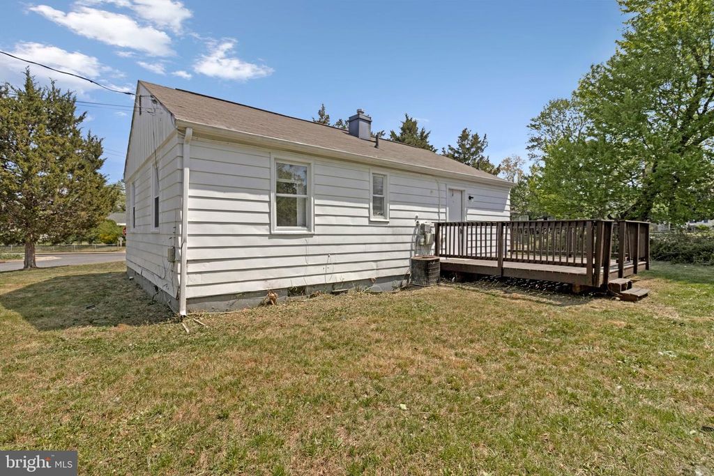 Image 22 of property listing at 2801 KIRTLAND AVE, District Heights, MD 20747