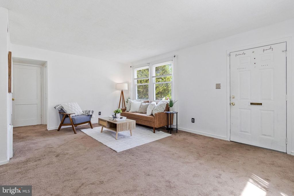 Image 3 of property listing at 2801 KIRTLAND AVE, District Heights, MD 20747