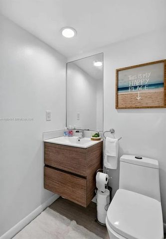 4001 S Ocean Drive 14, Hollywood, FL 33019