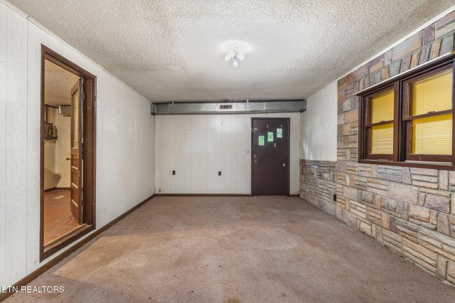 569 S Amhurst Place Place, Englewood, TN 37329