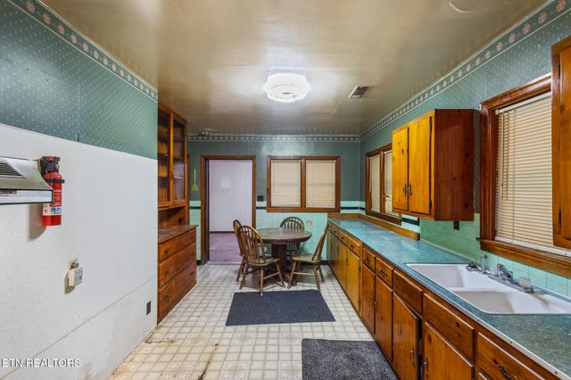 569 S Amhurst Place Place, Englewood, TN 37329