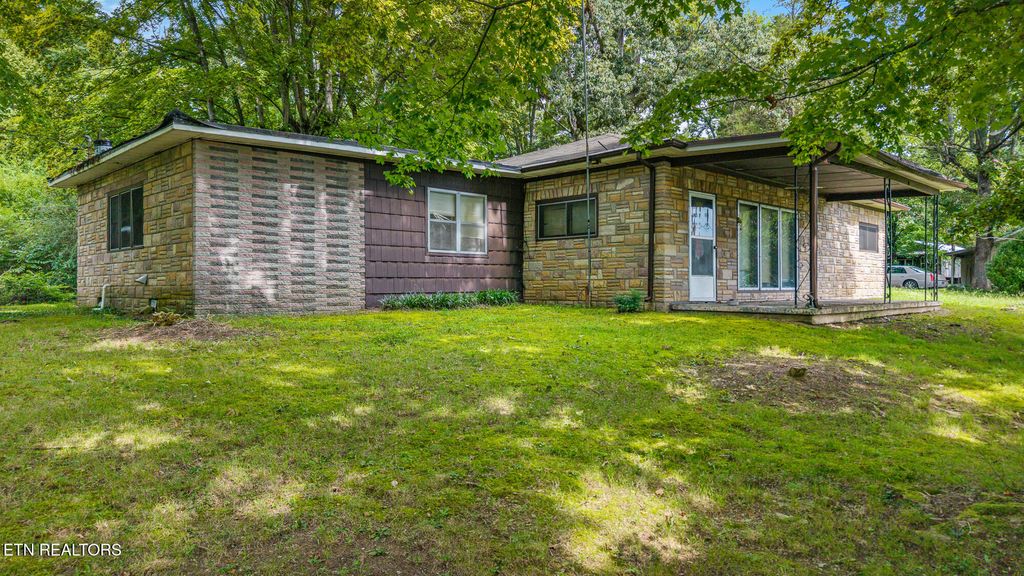 569 S Amhurst Place Place, Englewood, TN 37329