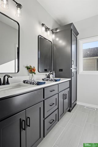 5444 N 212th Street, Elkhorn, NE 68022