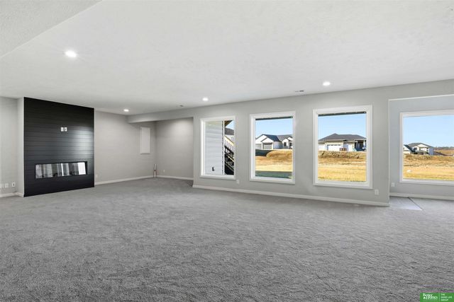 5444 N 212th Street, Elkhorn, NE 68022