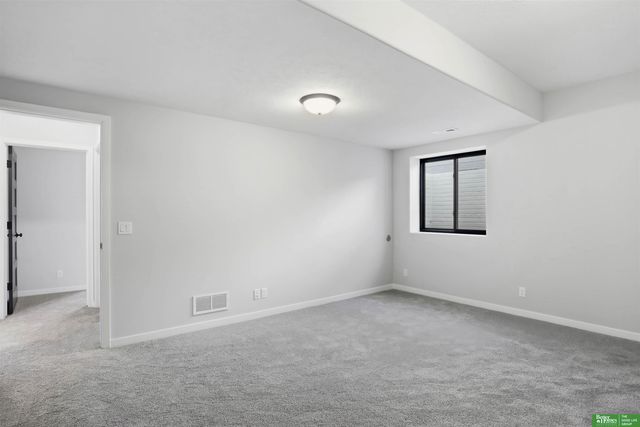 5444 N 212th Street, Elkhorn, NE 68022