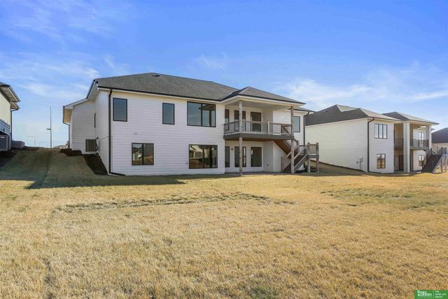 5444 N 212th Street, Elkhorn, NE 68022