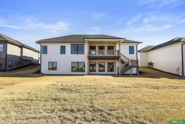 5444 N 212th Street, Elkhorn, NE 68022