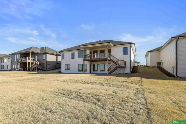 5444 N 212th Street, Elkhorn, NE 68022