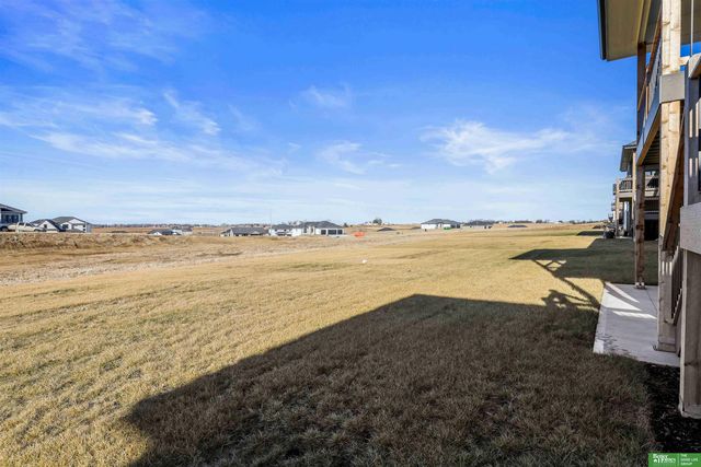 5444 N 212th Street, Elkhorn, NE 68022