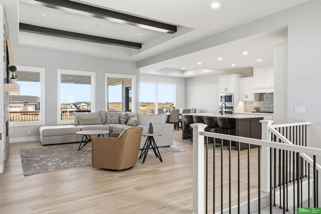 5444 N 212th Street, Elkhorn, NE 68022