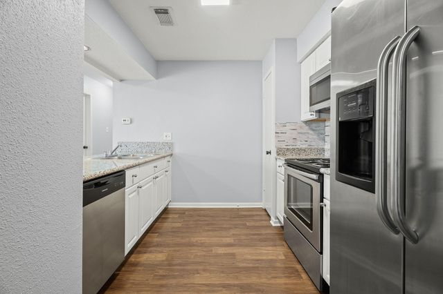 8100 Cambridge Street 138, Houston, TX 77054