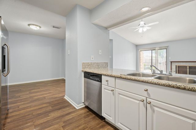 8100 Cambridge Street 138, Houston, TX 77054