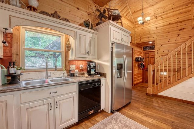 529 Talulu Pass, Murphy, NC 28906